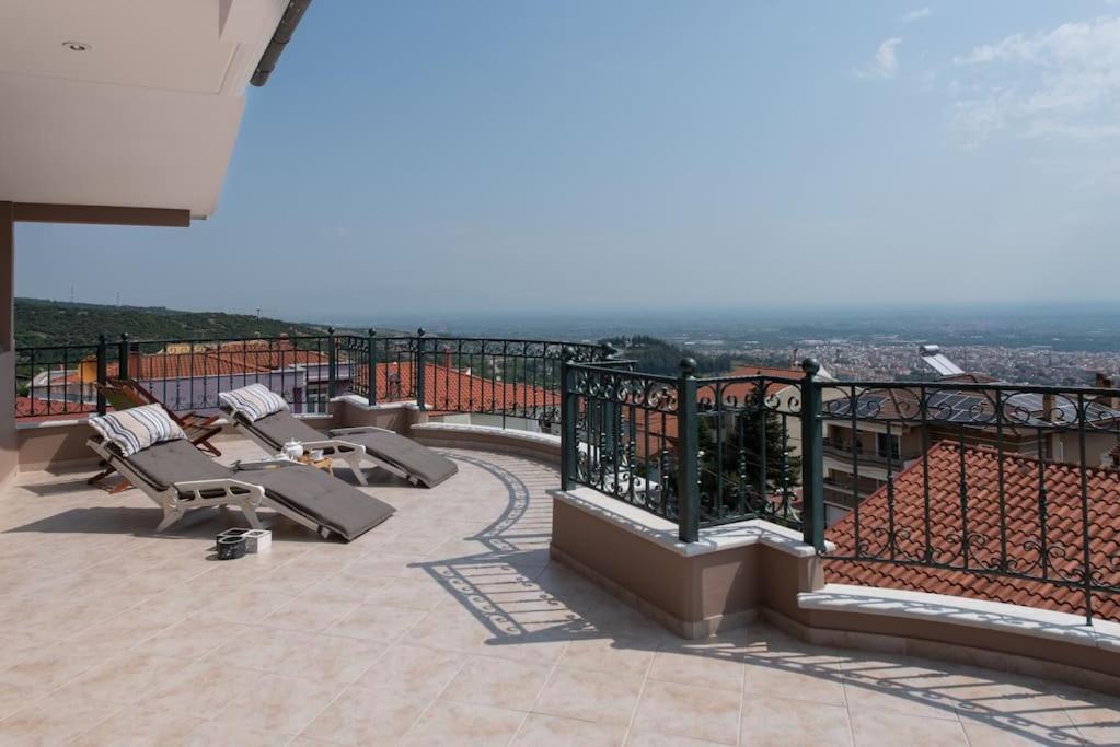 Appartement Amazing View With Huge Balcony à Véria Extérieur photo